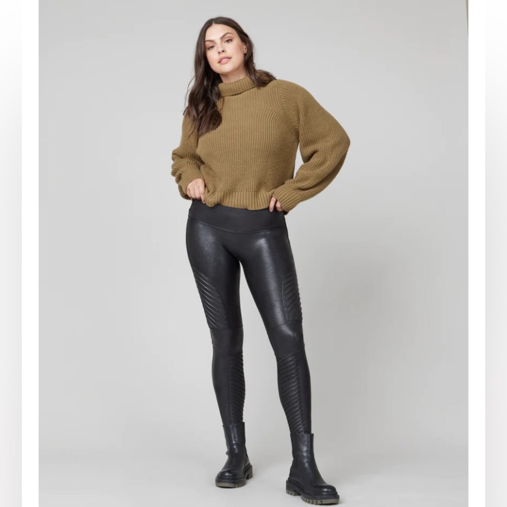 Spanx
Spanx- Moto Leggings women’s